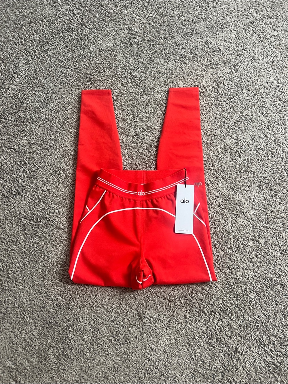 Alo bright red/white airbrush high waist heart throb leggings size XS NWT